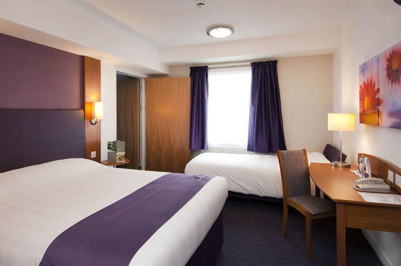 Premier Inn Burnley Buitenkant foto